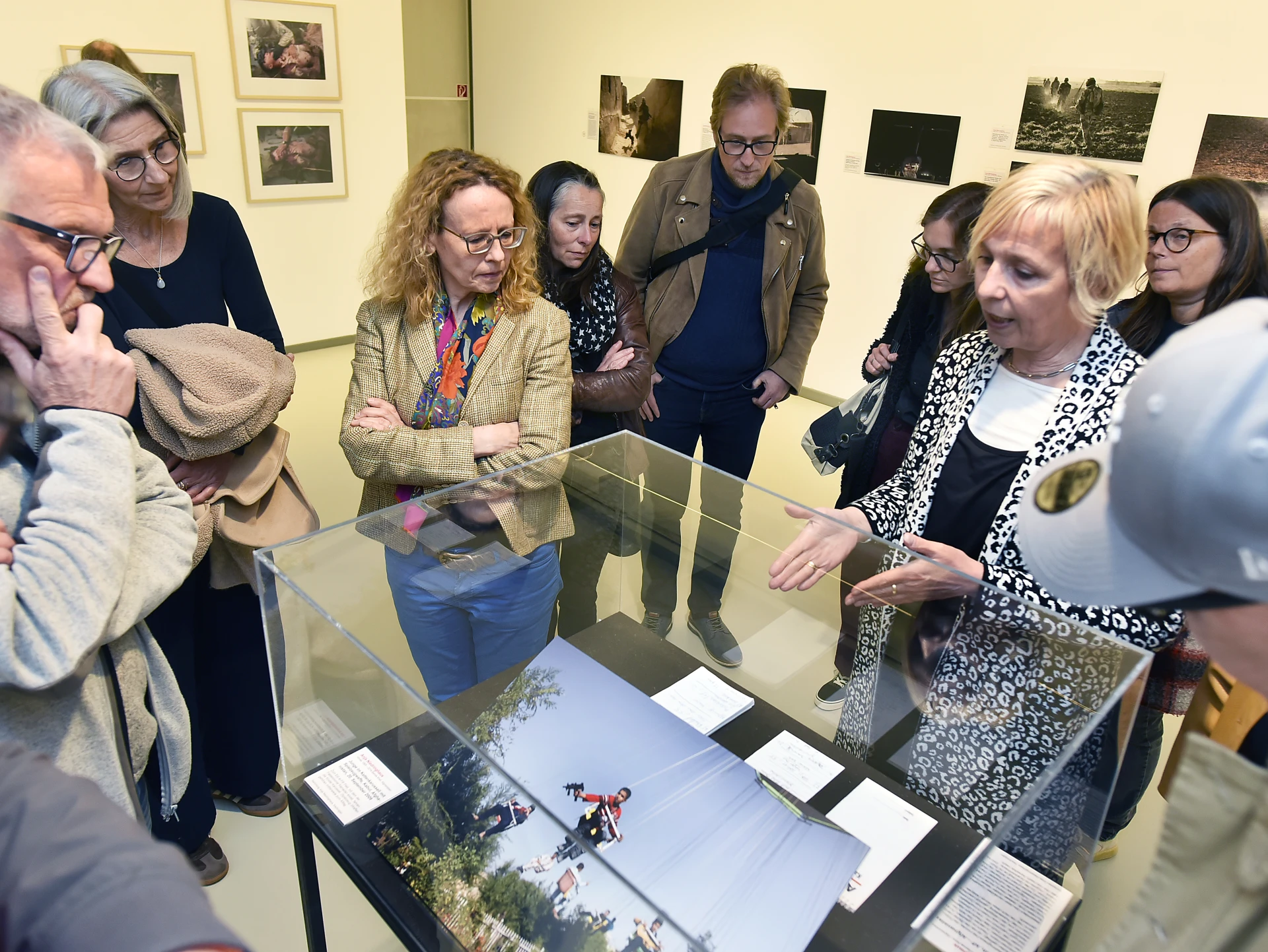 Führung durch die Ausstellung von Anja Niedringhaus